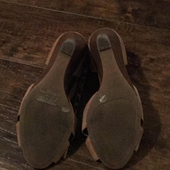 Tan Jessica Simpson Wedges - Picture 2 of 4